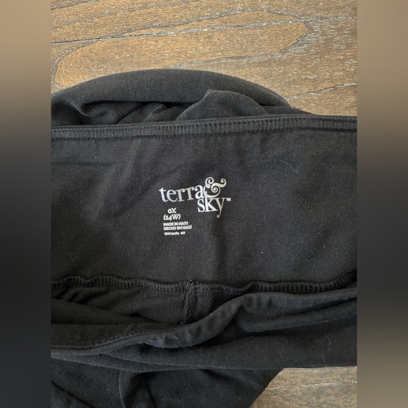 4 pairs 0x/14W Terra & Sky black leggings - Picture 2 of 7